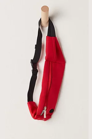 FP Movement Runner Sling Bag par en , pour femme taille: M/L chez Free People
