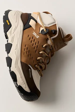 Teva Grandview Max GORE-TEX Hiking Boots en , pour femme taille: US 8 chez Free People
