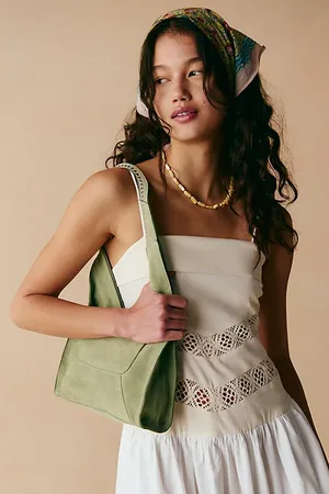 Free People Knox Studded Suede Shoulder Bag par en , pour femme chez Free People