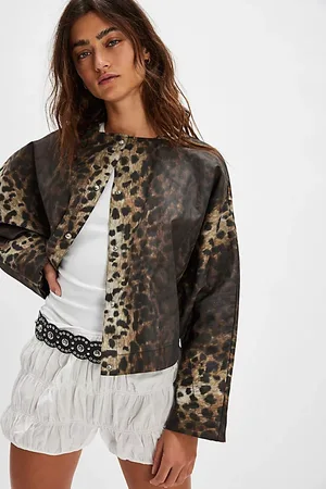 Apparis Quinn Cape, pour femme chez Free People