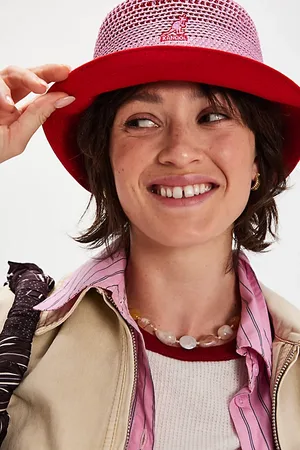 Kangol Chapeau Bob en Double Maille par en , pour femme chez Free People