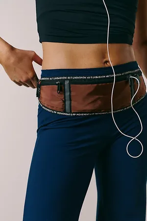 FP Movement 3 Pocket Runner Sling par en , pour femme chez Free People