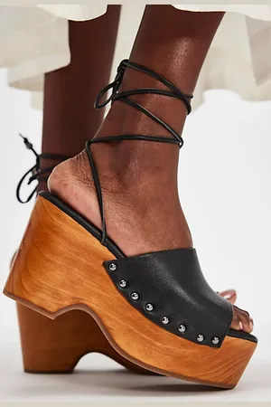 Free People Front Row Wrap Clogs par en , pour femme taille: US 9.5 chez Free People