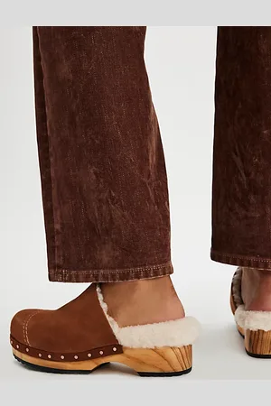 Free People Mules Sabots Douillettes Chêne par en , pour femme taille: US 8.5 chez Free People