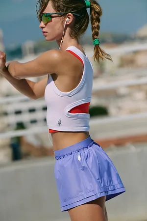 FP Movement Shorts de Course Strong Start par en , pour femme chez Free People