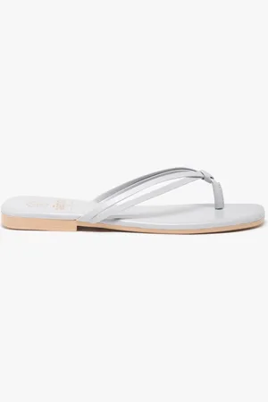 Gémo Tongs femme à talon plat unies et fines brides nouées