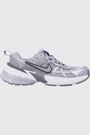 Nike Baskets Femme couleur