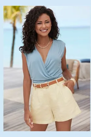 Lascana Short tissé glissière dissimulée et boutons coulissants -
