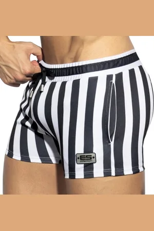 Es Short Prisoner