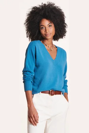 La Fee Maraboutee Pull bleu droit à encolure V
