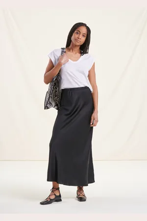 La Fee Maraboutee Jupe longue fluide noire en satin