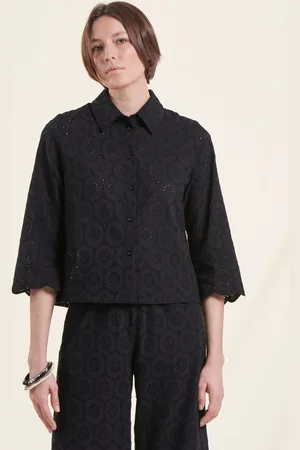 La Fee Maraboutee Chemise noire en broderie anglaise manches 3/4