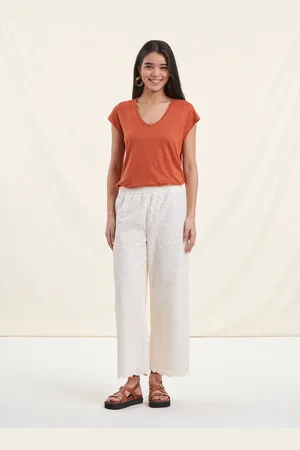 La Fee Maraboutee Pantalon droit écru en broderie anglaise taille élastique