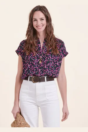 La Fee Maraboutee Chemise noire à fleurs col mao manches courtes