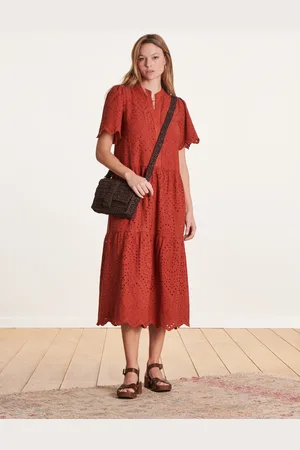 La Fee Maraboutee Robe longue terracotta en broderie anglaise manches courtes
