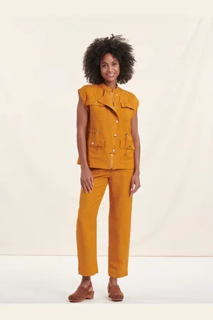 La Fee Maraboutee Veste saharienne moutarde en lin sans manches