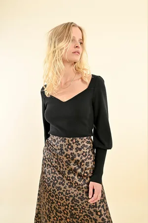 Molly Bracken Pull Encolure Cœur Et Manches Bouffantes