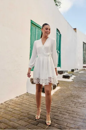 La Petite Etoile Robe Portefeuille Courte Détails Dentelle River