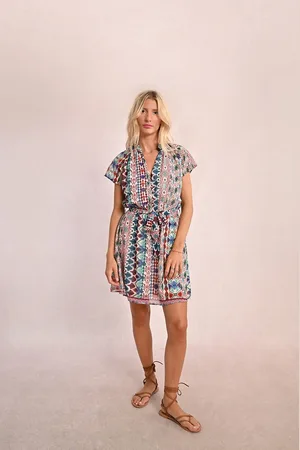 Molly Bracken Robe Courte Imprimée Portefeuille Manches Courtes