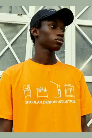 Space Available Circular Industries T-shirt - T-shirts Orange L