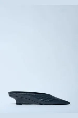 Totême Sharp Lizard-embossed Wedge Mules - Femme Mules Eu - 36