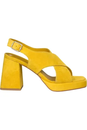 Alma en Pena Femme, Chaussures, Jaune, Taille: 37 EU Sandalette à Talon Carré et Bride Croisée