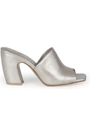 Cortana Femme, Chaussures, Gris, Taille: 38 EU Janis, mules en blanc argenté
