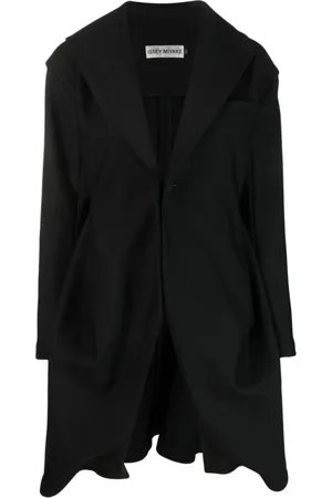 Issey Miyake Femme, Vestes, Noir, Taille: 40 FR Manteau Noir Oversize Drapé