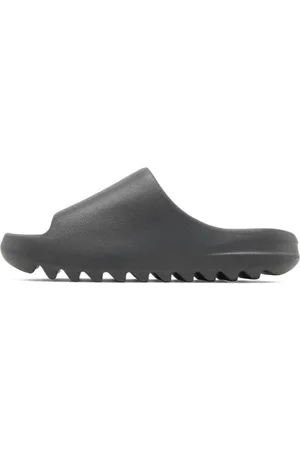 Yeezy Homme, Chaussures, Noir, Taille: 42 EU Glissade en granit pour un confort maximal