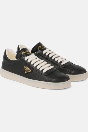 Prada Baskets en cuir à logo