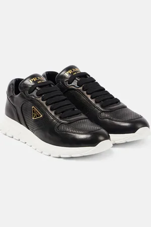 Prada Baskets en cuir à logo