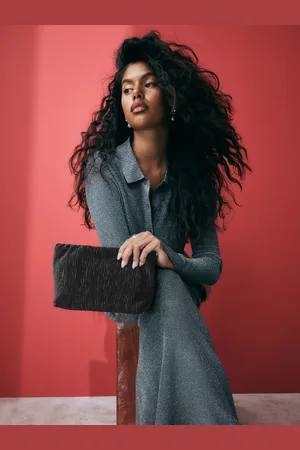 Next Pochette à boutons-pression en velours texturéUn an