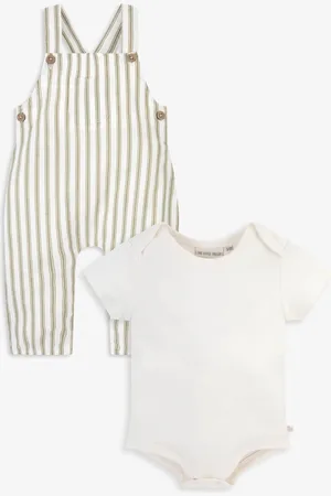 The Little Tailor Baby Green Woven Dungaree and T-Shirt Set8086cm
