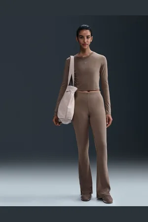 Nike Chill Knit Tight Mini-Rib Flared LeggingsMédium