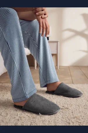 Next Chaussons texturés style mule