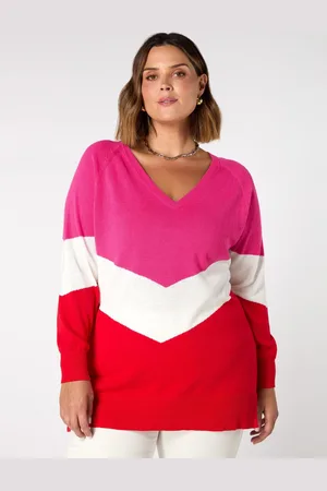 Live Unlimited London Curve Knitted V-Neck Relaxed Jumper24