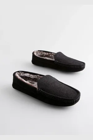 Next Chaussons mocassins en daim doublés de fausse fourrure