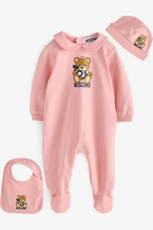 Moschino Baby Logo Sleepsuit, Hat & Bib Giftset With Giftbox8086cm