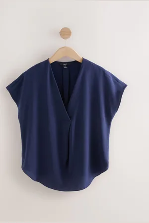 Next Relaxed Fit Manches courtes Overhead Col en V Chemisiers