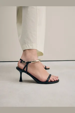 Next Signature Manchettes en cuir Sandales talons
