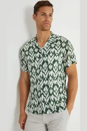 Threadbare Printed Revere Collar Short Sleeve ShirtTrès grand