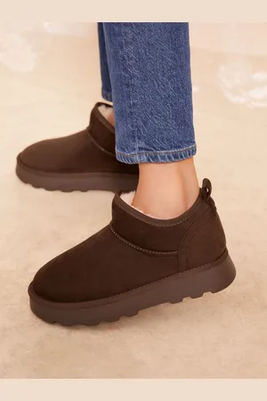 Friends Like These Cosy Faux suède Fur Lined Low Ankle Bottes