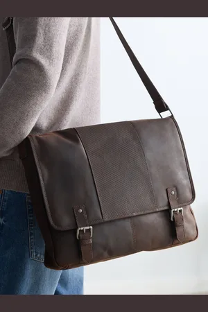 Next Sac en cuir gras MessengerUn an