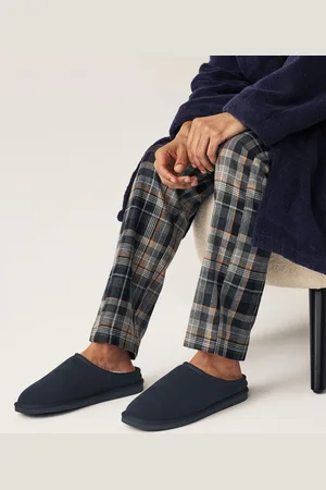 Next Chaussons mules en daim doublés de fausse fourrure Signature