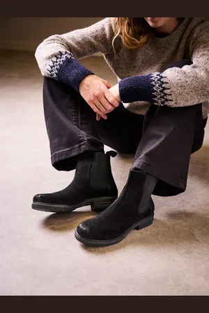 CELTIC & CO. . Essentiel Chelsea Ankle Boots