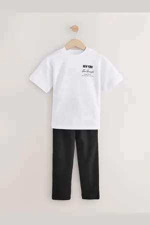 Next Short Sleeve T-Shirt and Joggers Set (3-16yrs)5 ans (110cm)