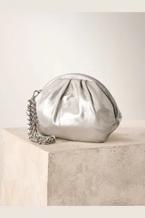 Next Pochette en cuir à pressionun