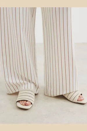 River Island Sandales tissées à talon carréue355