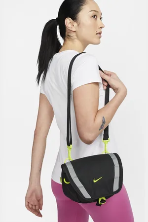 Banane grande Sacs et maroquinerie pour Femme chez Nike FASHIOLA.fr