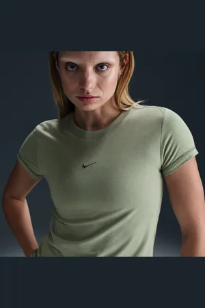 Nike T-shirt slim court Sportswear Chill Knit pour femme